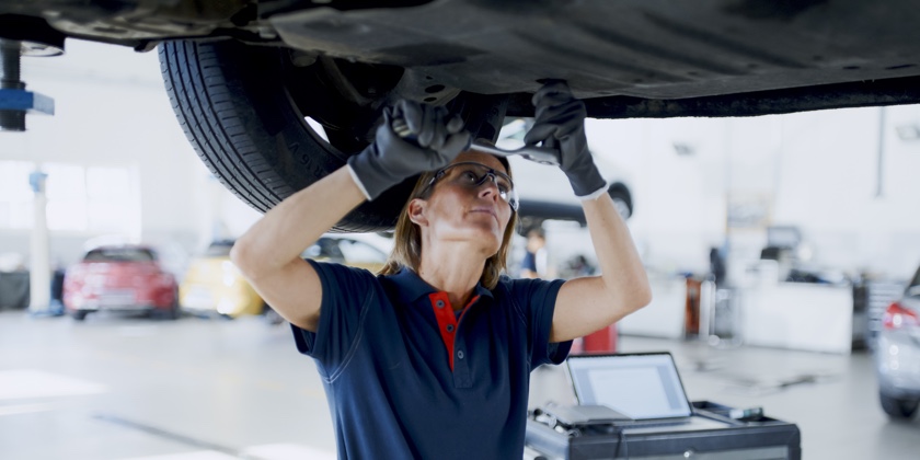 Car undertray removal