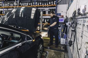 Mr Tyre mechanic MOT headlight adjustment